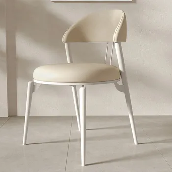 Легкий Роскошный обеденный стул Кожаный обеденный стул со спинкой в скандинавском кремовом стиле Современная простая мебель для дома