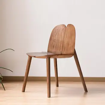 Скандинавский бытовой стул из массива дерева Дизайнерский обеденный стул для ресторана Современный минималистичный стул со спинкой